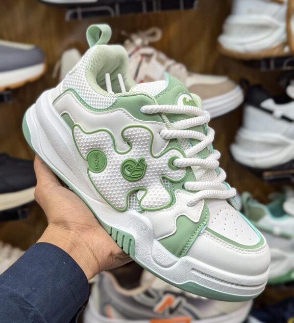 Breathable Mesh Men's Running Shoes - Green & White